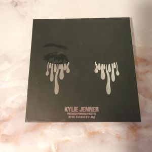 Kylie Jenner makeup palette